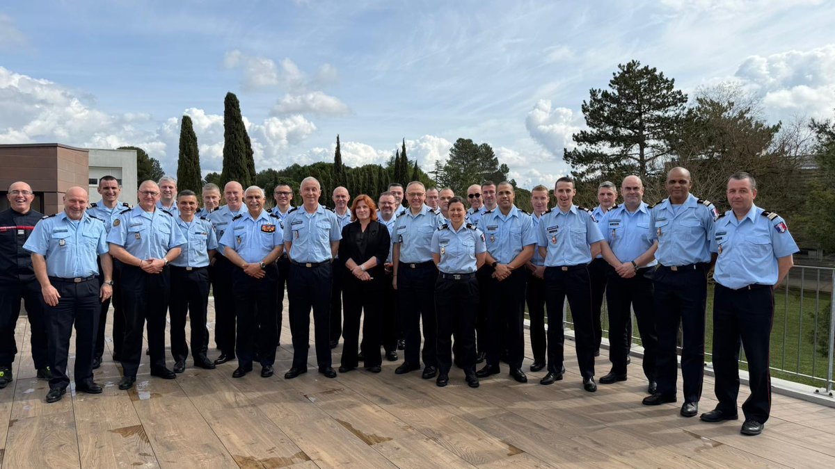 Élèves-colonels de sapeurs-pompiers tweet media
