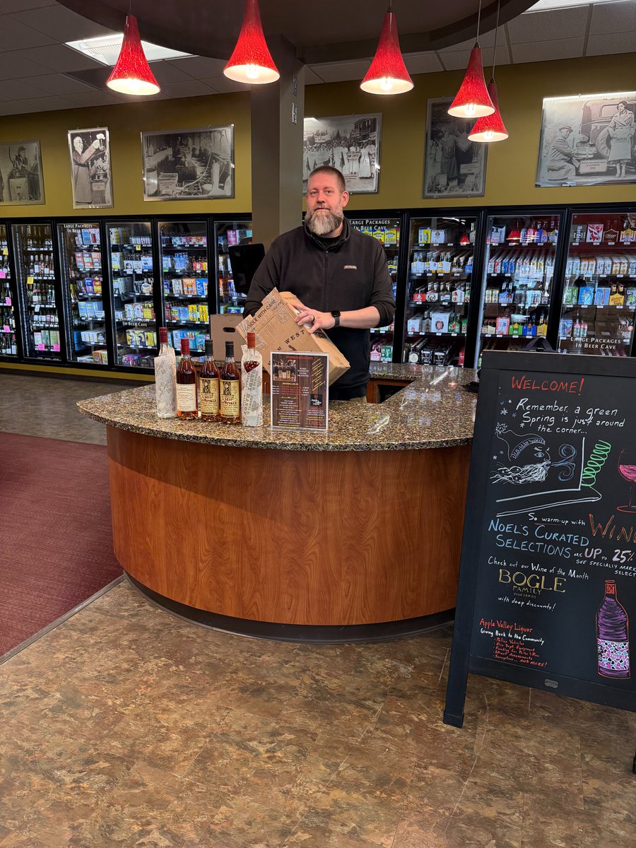 APPLE VALLEY LIQUOR - Giving Back To The Community tweet media