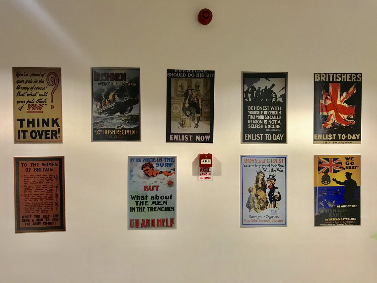 İngilizlerin #çanakkale savaşı için asker toplamak amacıyla hazırlattığı afişler. 

Yedi düveli toplayıp sonrasında da kuyruğunu kıstırıp geri dönen zihniyet varlığını şimdi ABD-İsrail işbirliğinde sürdürüyor. Hürmüz yeni bir Çanakkale gibi direniyor.