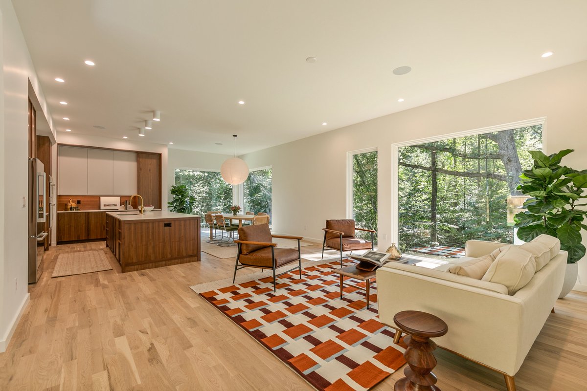 Zillow Gone Wild 🏡 tweet media