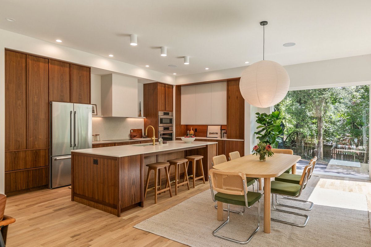 Zillow Gone Wild 🏡 tweet media