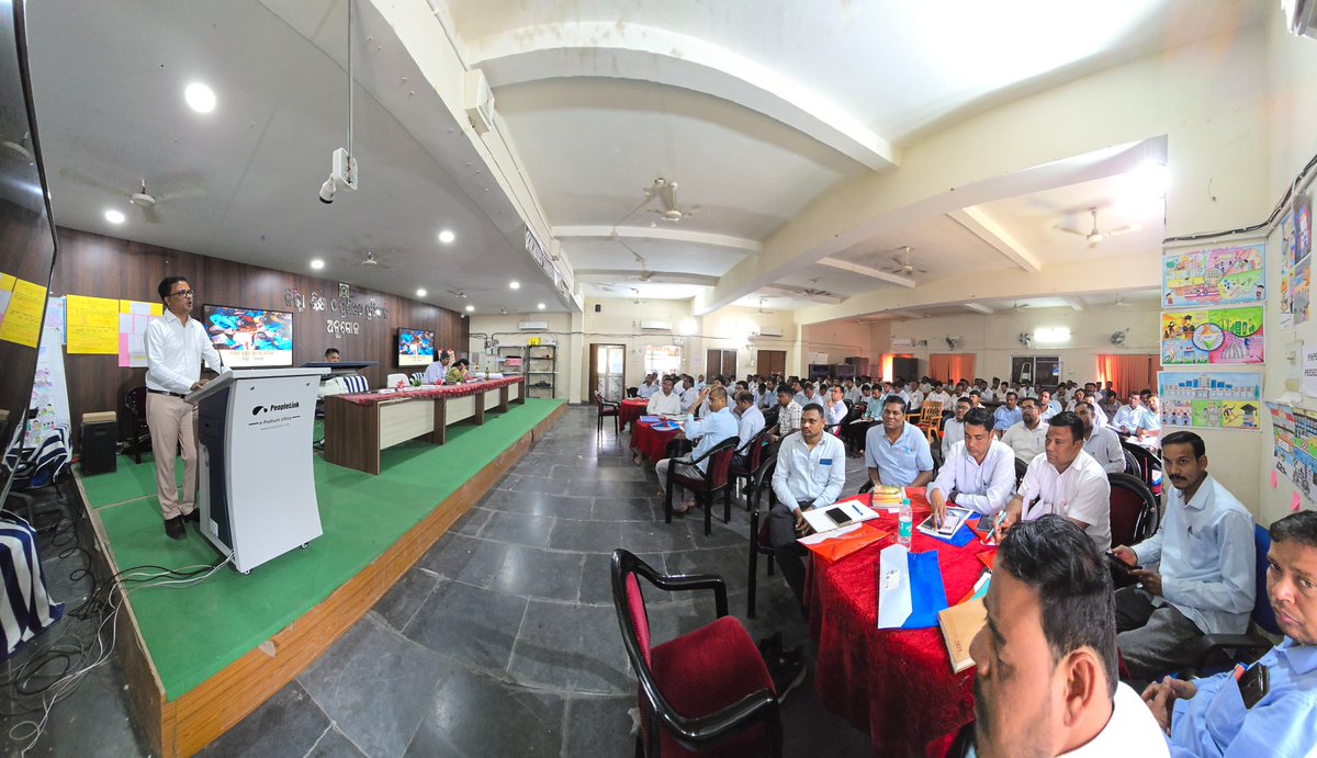 AngulDiet's tweet image. Orientation on 9th MCM for CRCCs successfully conducted at DIET Angul today.
Key discussions included SA-II result analysis, COT, Shishu Vatika–Class III resources, Khadichhuan &amp;amp; Pravesh Utsav, Summer work &amp;amp; Binadidi AI.
Strengthening grassroots academic support. 📚
#DIETAngul
