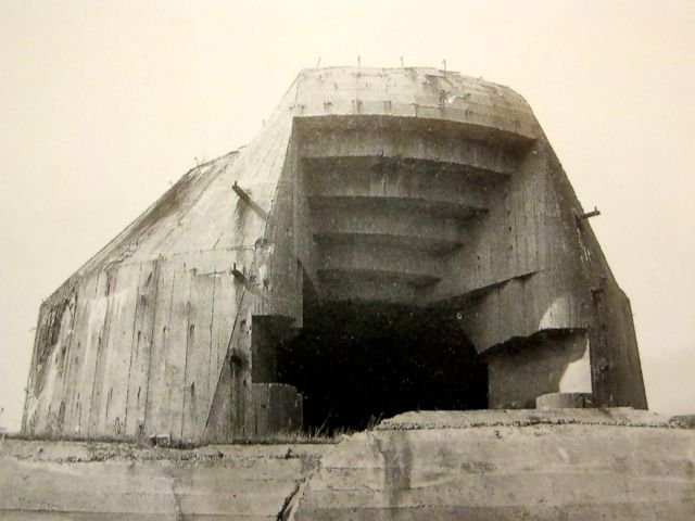 0zmnds's tweet photo. Paul Virilio https://t.co/iT3PiitJiD