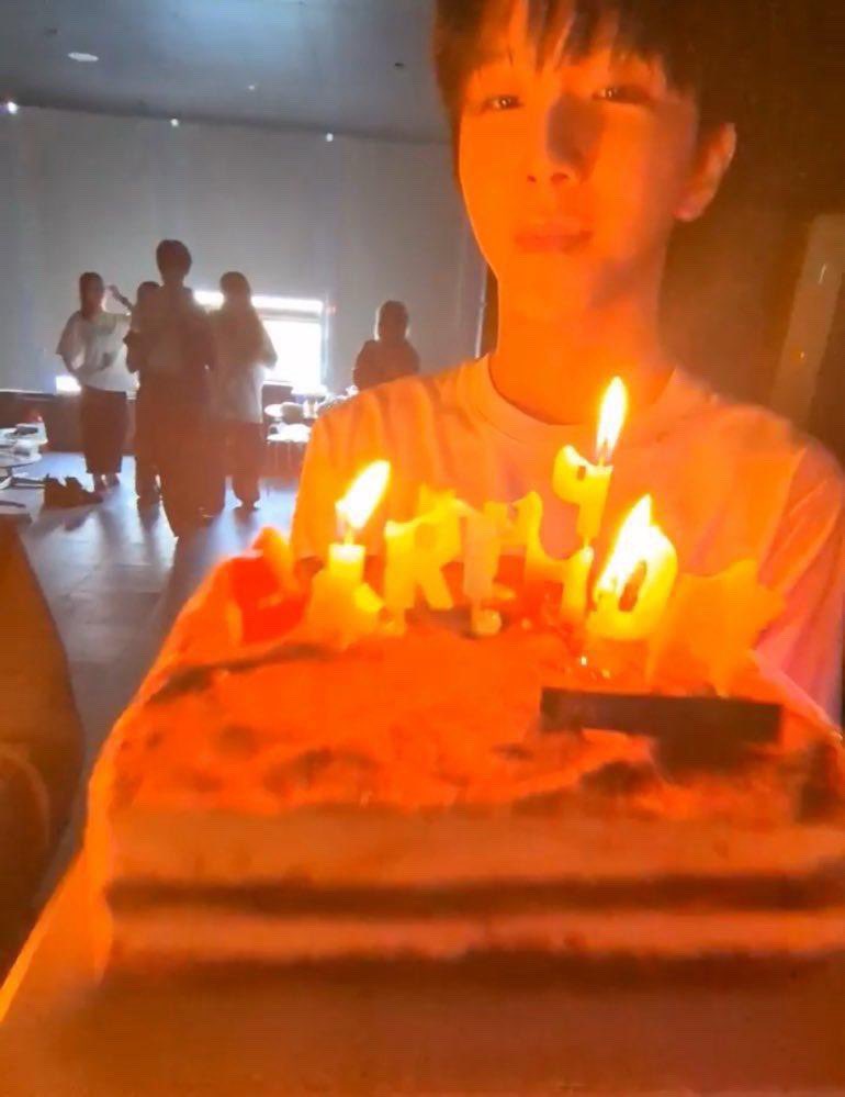 rest 좋운학루 tweet media