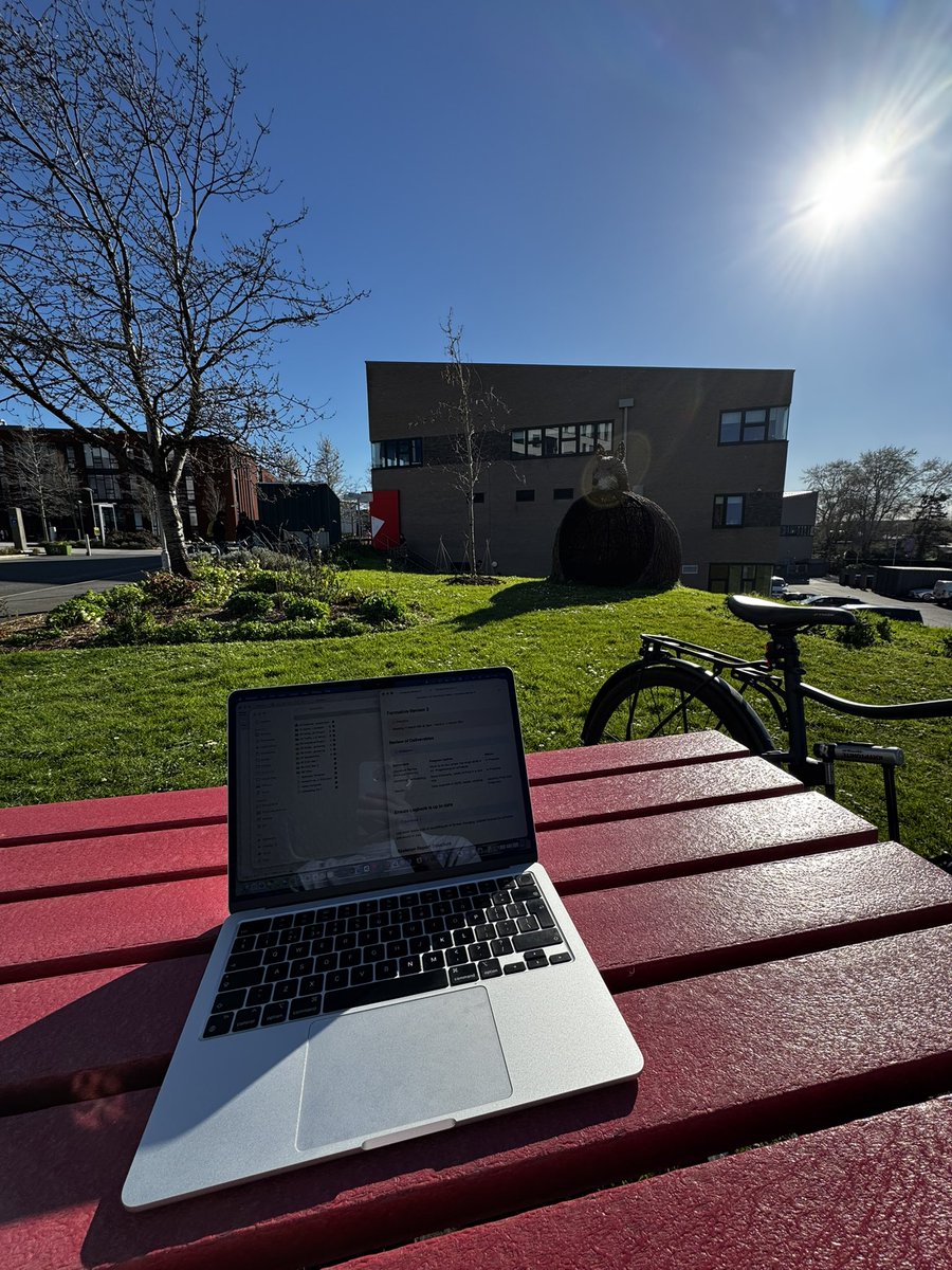 tom 🎸 tweet media