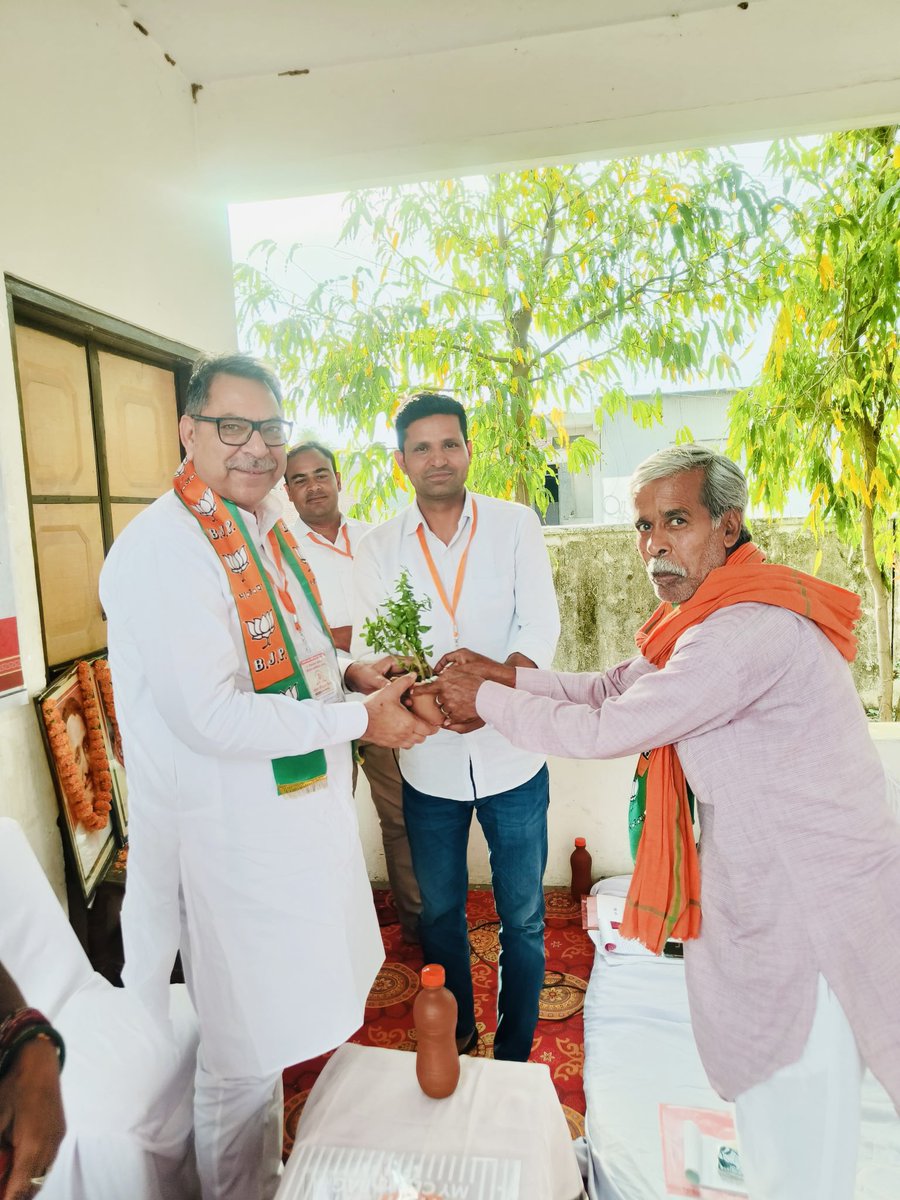 BJPbhagwan's tweet photo. पंडित दीनदयाल उपाध्याय प्रशिक्षण महाअभियान￼ के तहत आज जालसू मंडल में सम्पन्न हुआ !
जिसमें राजस्थान भाजपा के पूर्व प्रदेशाध्यक्ष; हरियाणा प्रदेश प्रभारी श्री@DrSatishPoonia जी ज़िलाध्यक्ष श्री सुरेश जी सैनी सहित सम्मानित वक्ताओं द्वारा विभिन्न विषयों पर मार्गदर्शन प्राप्त हुआ । https://t.co/fzQKJQlamw