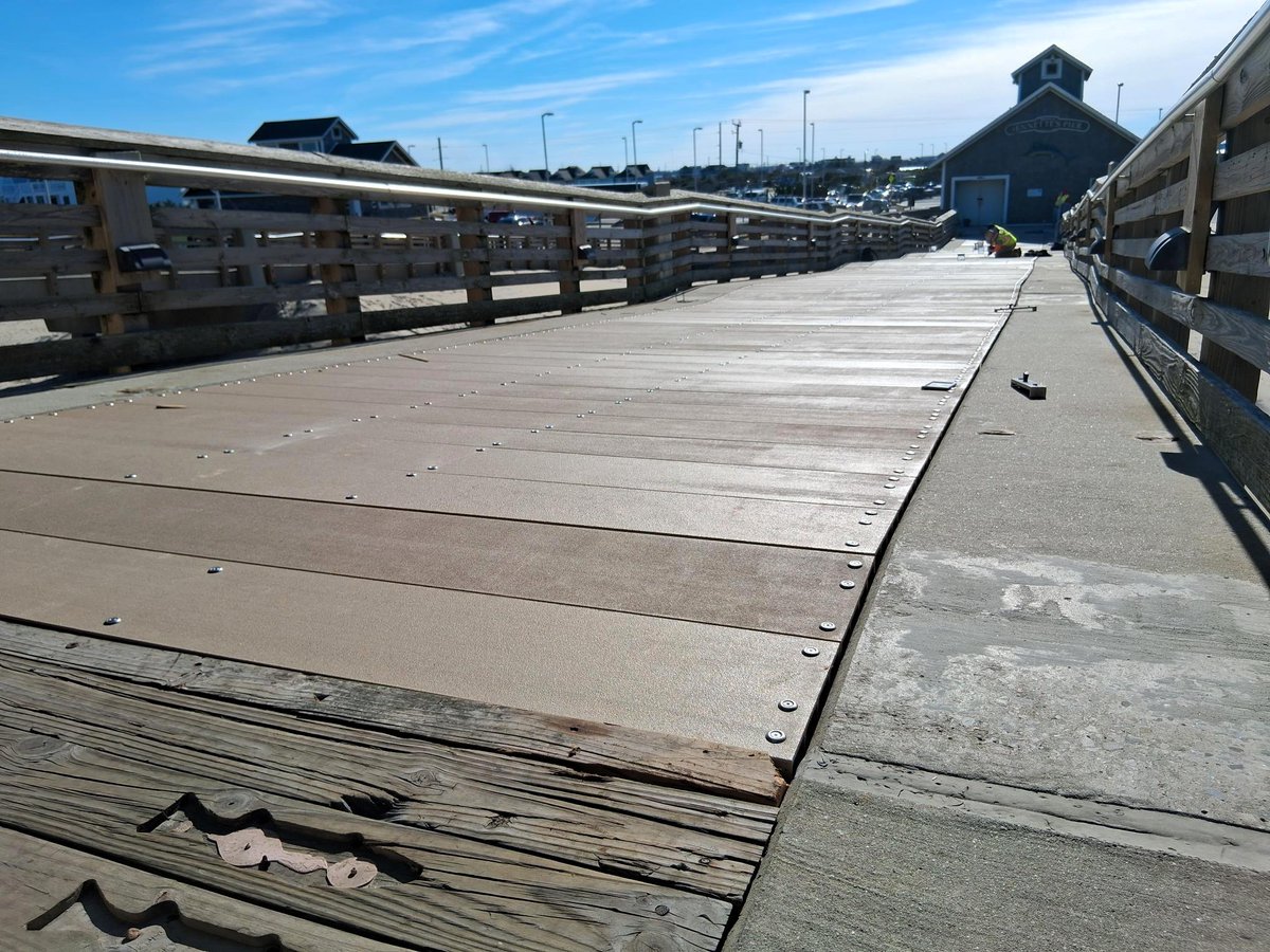 Jennette's Pier tweet media