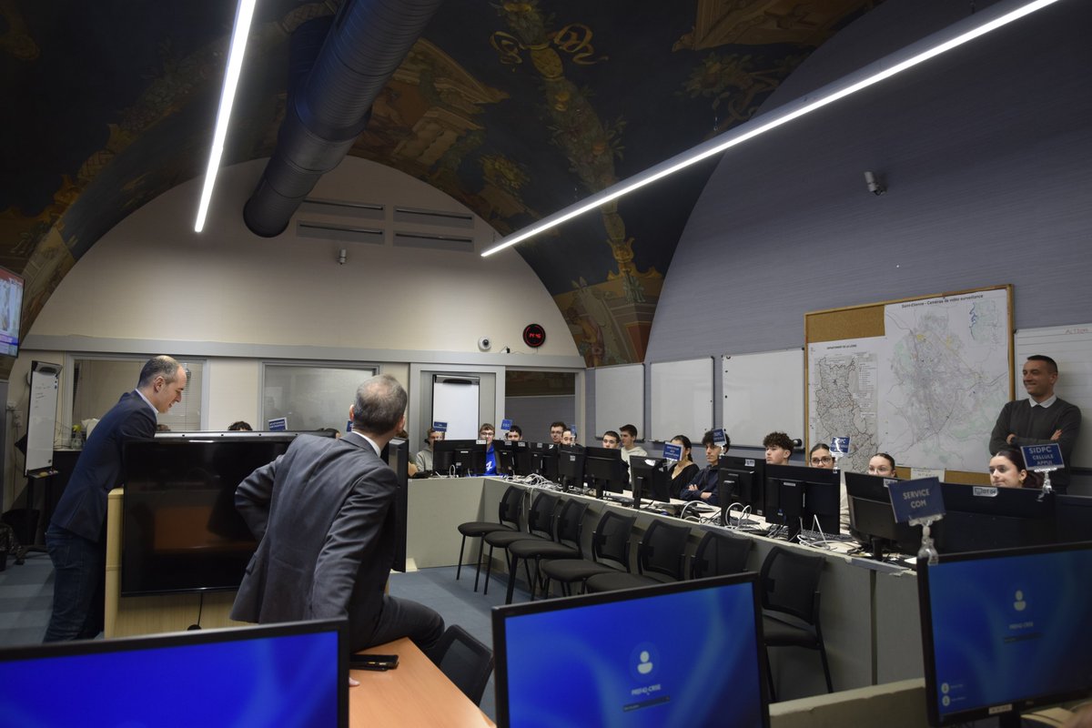 Préfète de la Loire tweet media