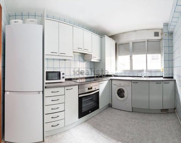 peliptica_'s tweet photo. Hola!! Se nos ha quedado una habitación libre en Madrid para entrar el 1 de abril. A 5 mins del metro de Alto de Extremadura y a 5 mins de Lucero. El alquiler con gastos es de unos 430 - 450 euros. Cualquier duda por aquí o ig: @ gavilan_paula https://t.co/oa7mUVmzWu