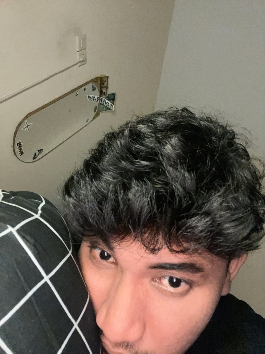 aresyaar_ tweet media