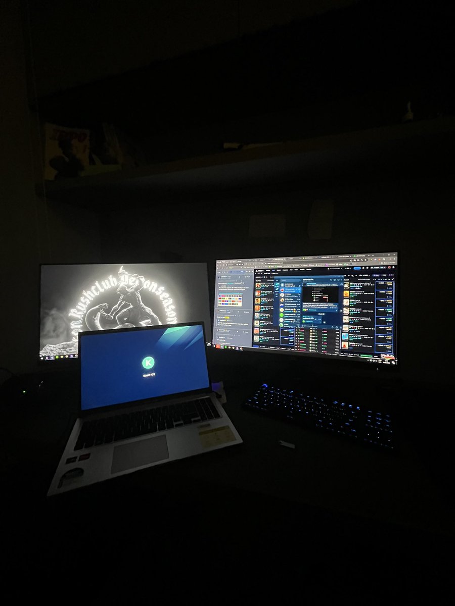 comprei tudo isso com meu próprio esforço, 1 ano e meio falhando, pra finalmente conseguir coisas que sonhei quando começava 🤠