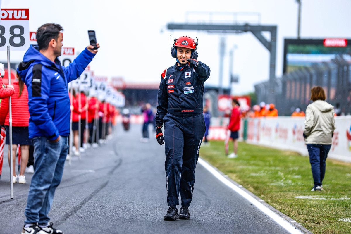 SuzukiBikesUK's tweet image. The countdown is well and truly on, only one month to go until racing action gets back underway! 

What are you most looking forward to seeing at Le Mans 2026? 

#GSXR #LeMans @Yoshimura_SERT