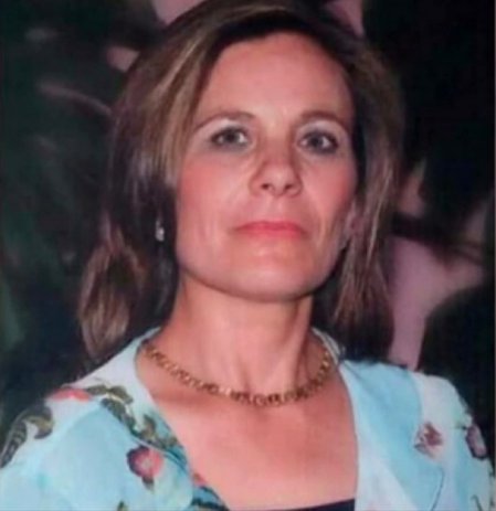 Tancerca_'s tweet photo. Hola Francisca:
Te escribo por si en donde estás pudieras oírme.
Siento muchísimo lo que te ha pasado y deseo desde lo más profundo de mi alma que tus asesinos no tengan ningún tipo
de descanso ni en esta vida ni en la otra.
También siento que hayas estado nueve años en casa de tus asesinos y que se haya tardado tanto tiempo en encontrarte.
Pero te escribo por otra cosa: por lo buena persona que todos dicen que eras, por la familia tan bonita y que creaste y lo mucho que te quieren. Les diste una educación exquisita. 
Y por último también quería decirte, que esos nueve años en los que se han sentido impunes y que nada ni nadie los iba a descubrir, han hecho que el golpe para ellos haya sido más duro. 
No te imaginas cuánto me alegro.
Espero que desde donde estés puedas oírme cada vez que pienso en ellos y digo: 
Que os jodan!!!