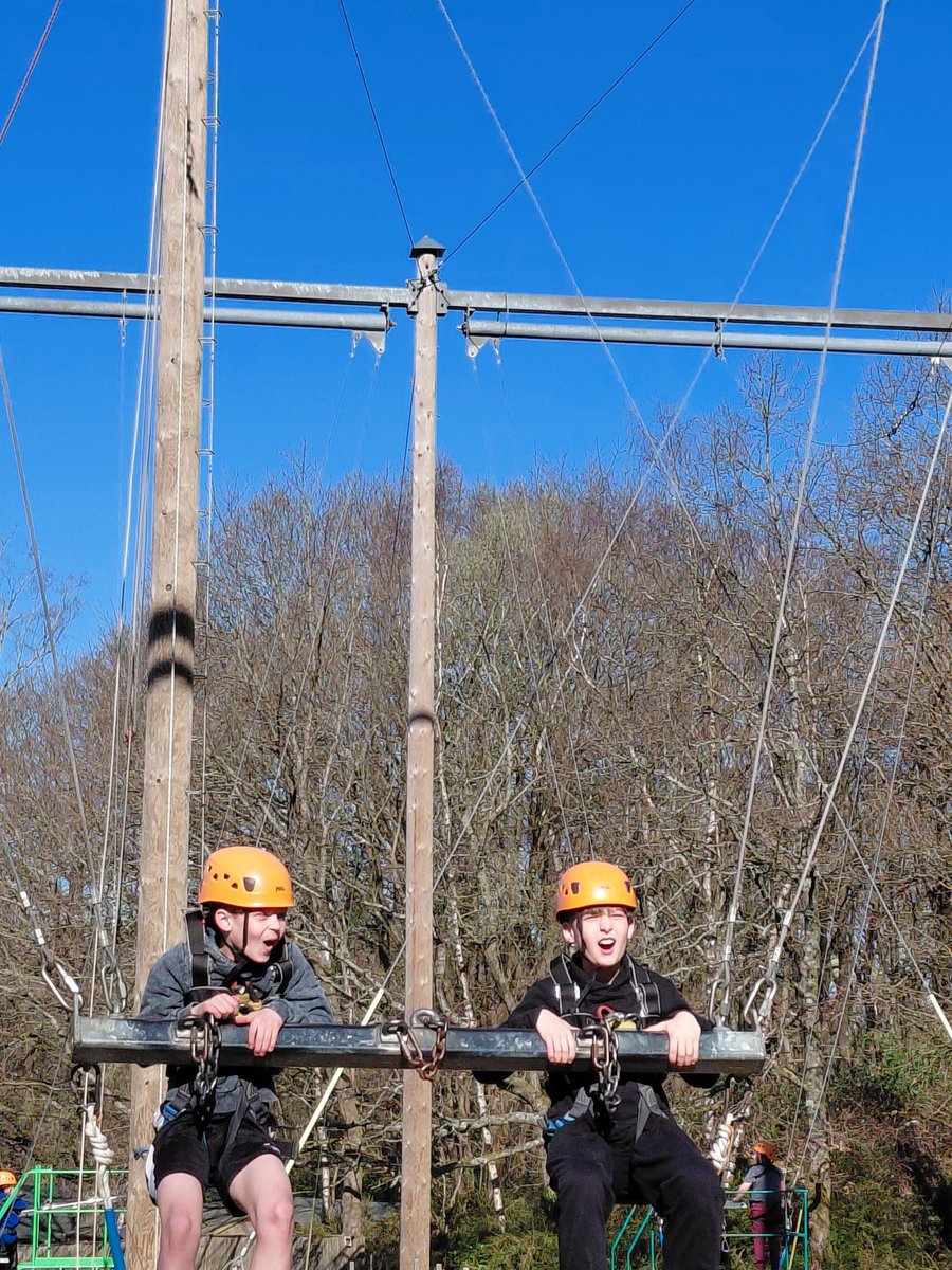 Crowthorne C of E tweet media