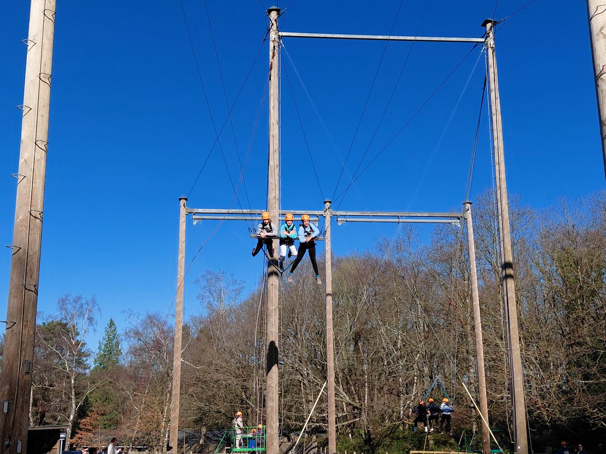 Crowthorne C of E tweet media