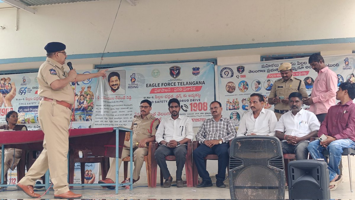 AarizMohiuddin's tweet image. 🌿🚫 Adilabad moves towards a #DrugFree future!🌱❌
🚦Follow “Arrive Alive”
👮‍♂️ EAGLE Force active
👩‍🦰 SHE Teams for safety
🎥 Install CCTV
Let’s build a safe &amp;amp; healthy society 🤝
#SayNoToDrugs 
@adilabad_sp 
@Collector_ADB