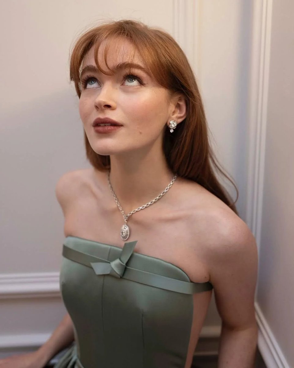 cinevow's tweet photo. Sadie Sink at the BAFTAs, 2026 https://t.co/TieCbl0hOG