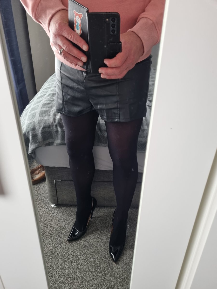 Sissy Hostess tweet media