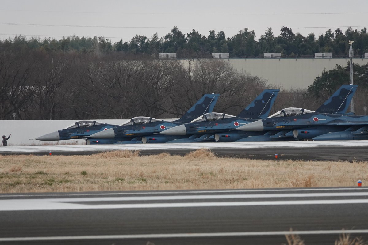 nbule0706's tweet photo. 2026-3-18　最近すっかり飛行機撮れなくてウズウズ。
花見で混む前にサムライF2狙ってきました😄
#百里基地 https://t.co/58XtKTtCPa
