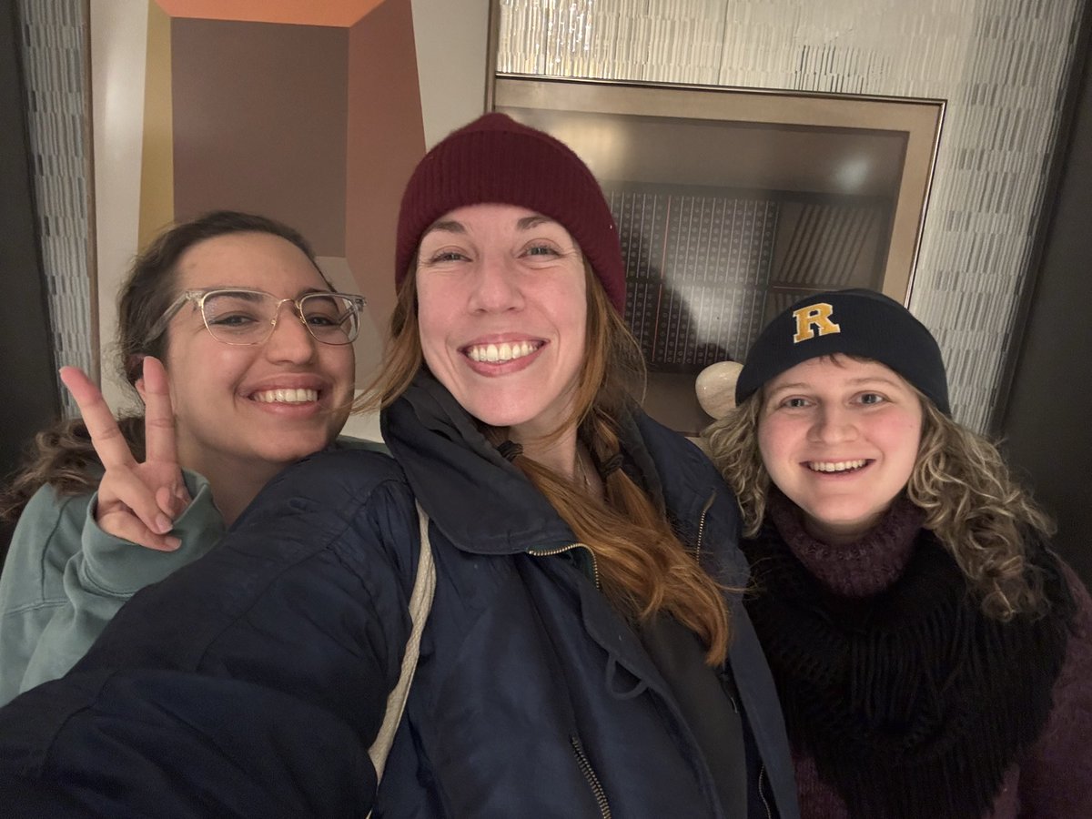 Alexa Philippou tweet media