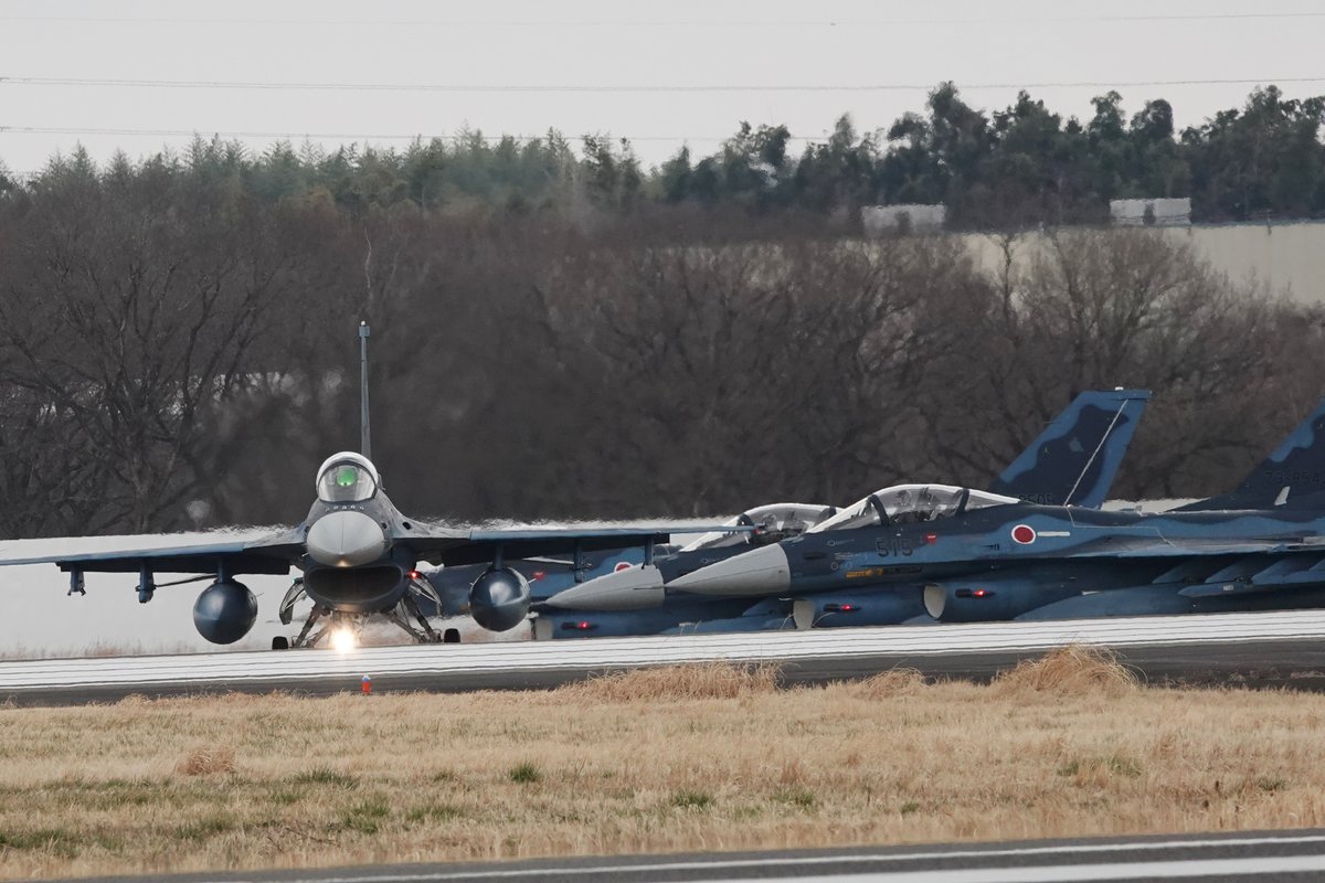 nbule0706's tweet photo. 2026-3-18　最近すっかり飛行機撮れなくてウズウズ。
花見で混む前にサムライF2狙ってきました😄
#百里基地 https://t.co/58XtKTtCPa