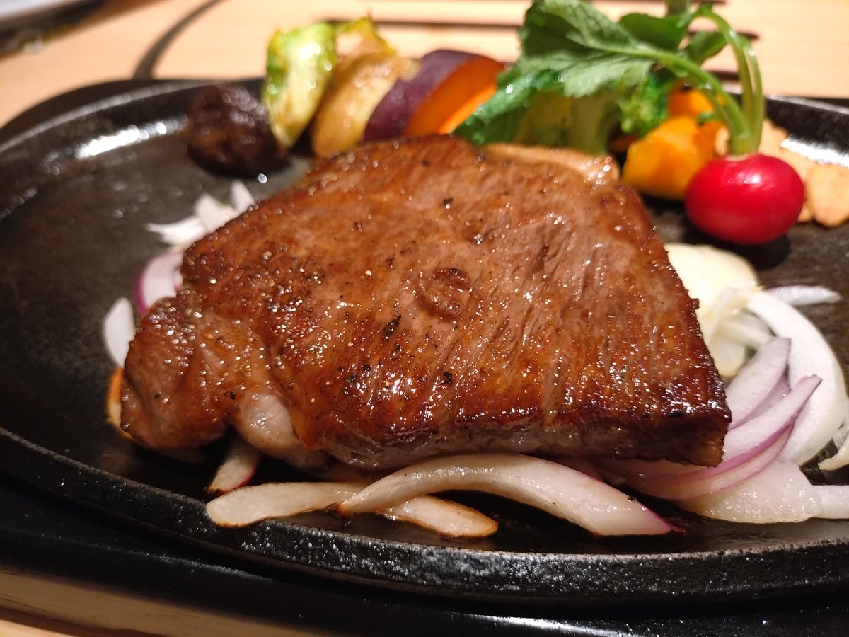 punimarugo's tweet photo. 初めての山形。
米沢牛が、食べれて満足😊
東北、仕事でしかきたことないから、いつか旅行でも！ https://t.co/20kFErYiEu