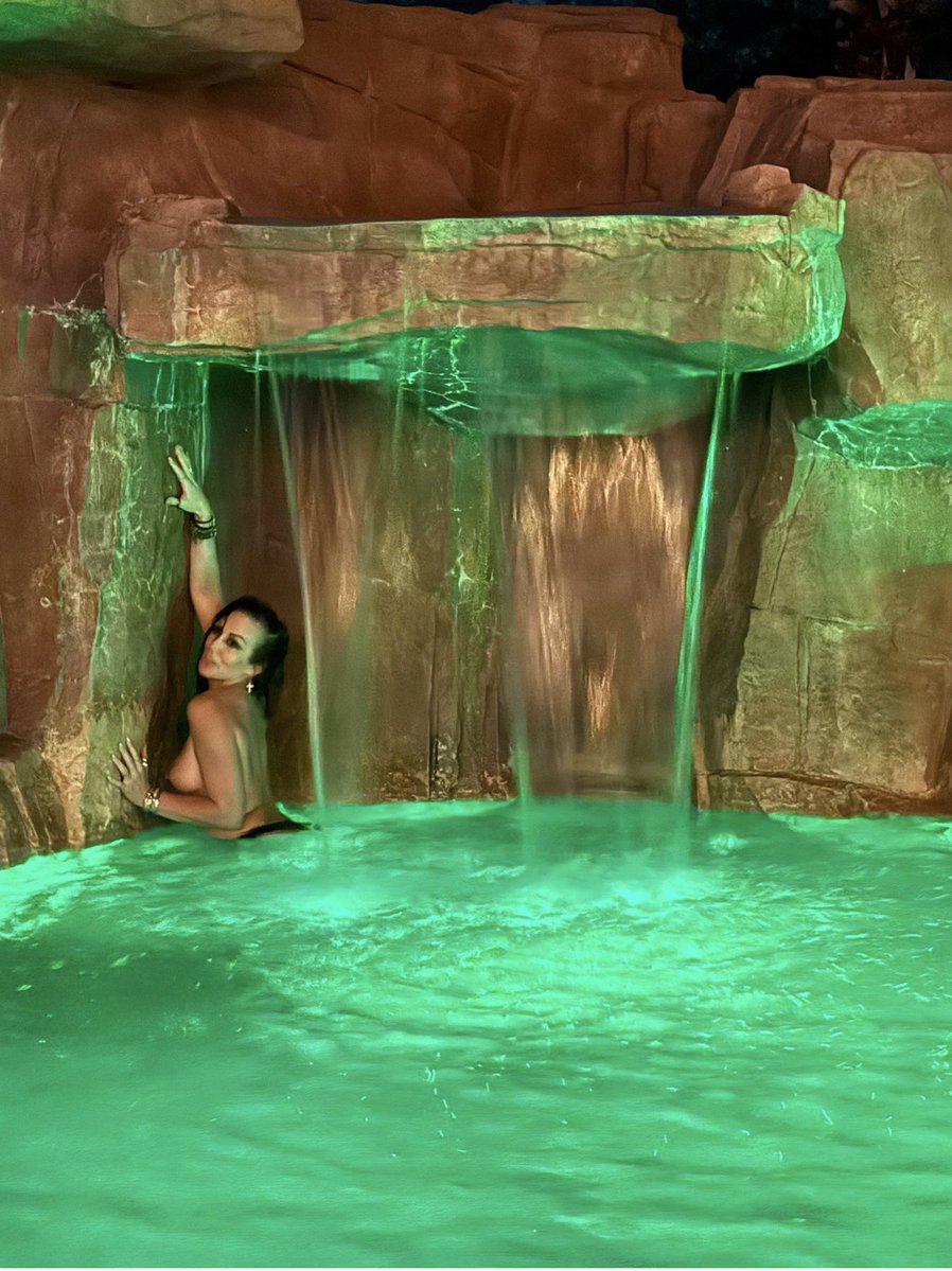 Jennifer Romas tweet media