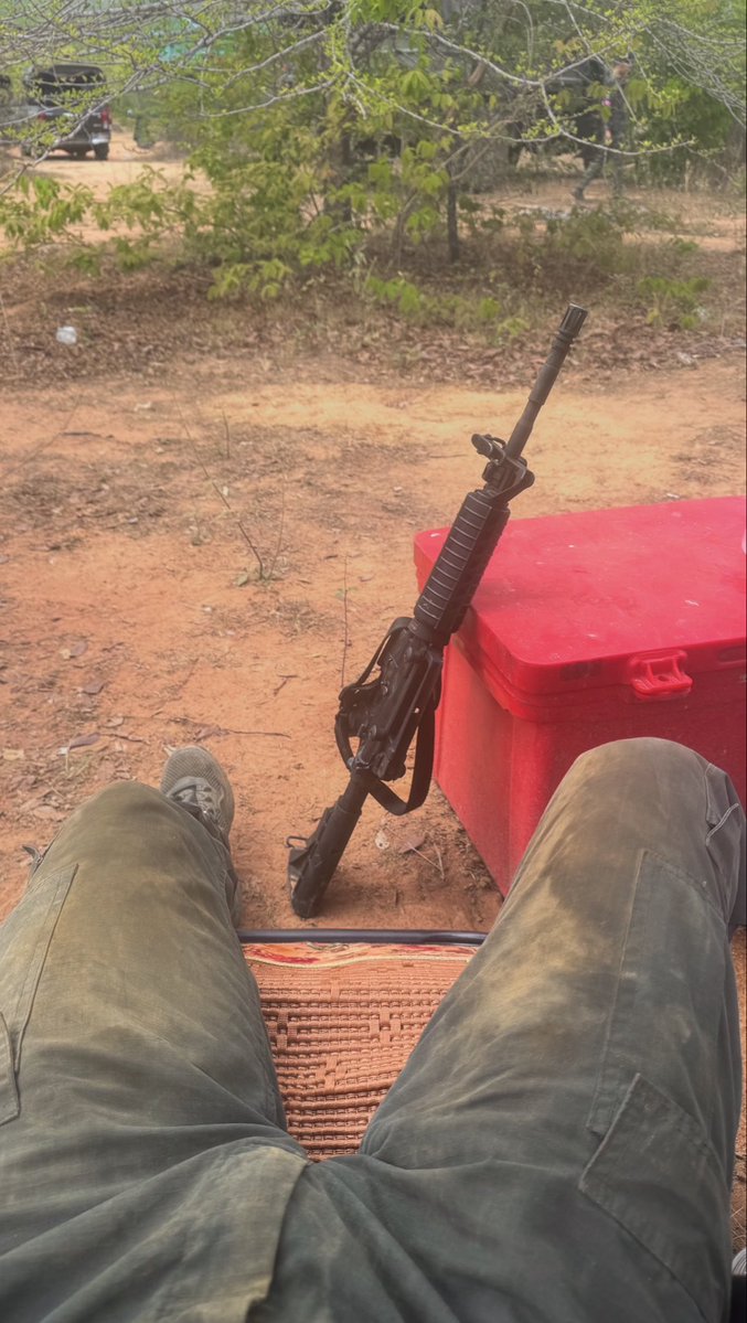 บันได สีแดง📕 tweet media