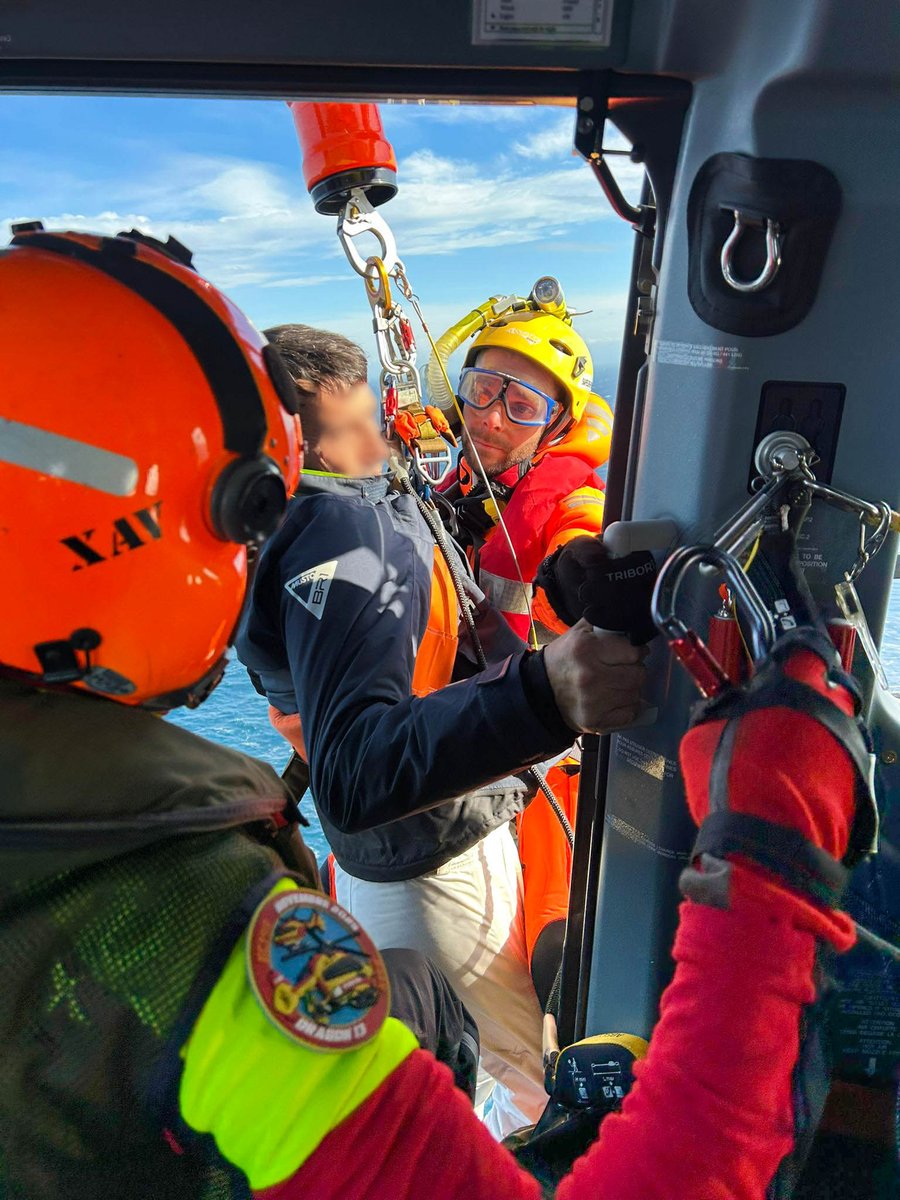 Pompiers13 tweet media