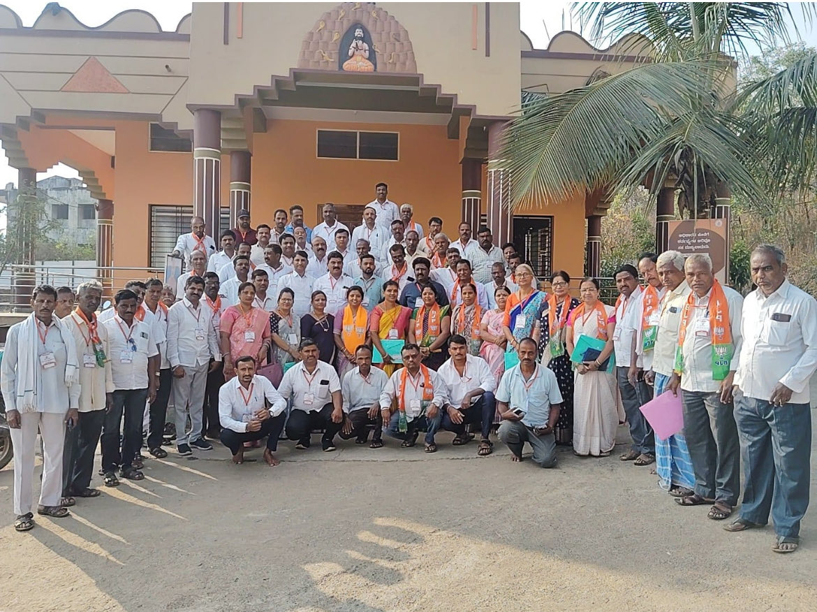 KrishnaforBJP's tweet photo. ಪಂ. ದೀನದಯಾಳ್ ಉಪಾಧ್ಯಾಯ ಪ್ರಶಿಕ್ಷಣ ಮಹಾಭಿಯಾನ - 2026 ಹಾನಗಲ್ ಮಂಡಲ ಮಟ್ಟದ ಪ್ರಶಿಕ್ಷಣ ಶಿಬಿರ ದೇವಗೇರಿಯಲ್ಲಿ ಪಾಲ್ಗೊಂಡ ಕ್ಷಣ https://t.co/6B8DyMTnoQ