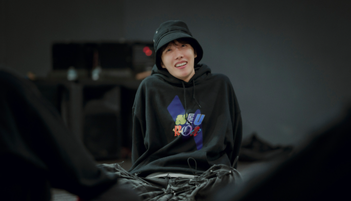 AboutMusicYT's tweet photo. 2 years ago today, J-Hope released Neuron. Rate it from 1 to 10. https://t.co/u5jYWHMHVx