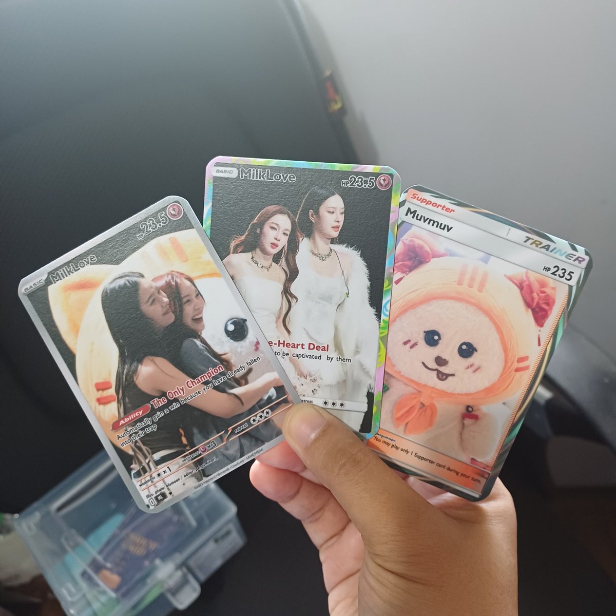 penguminari_'s tweet photo. me so happy, i made this milklove pokemon cards especially the connecting milk and love photo for filo muvmuv fest 💚🩷✨️

thank you to this beautiful shots of @blumoonfoto 😊🙏🏼

#MilkLove #มิ้ลค์เลิฟ https://t.co/uNmozFMcly