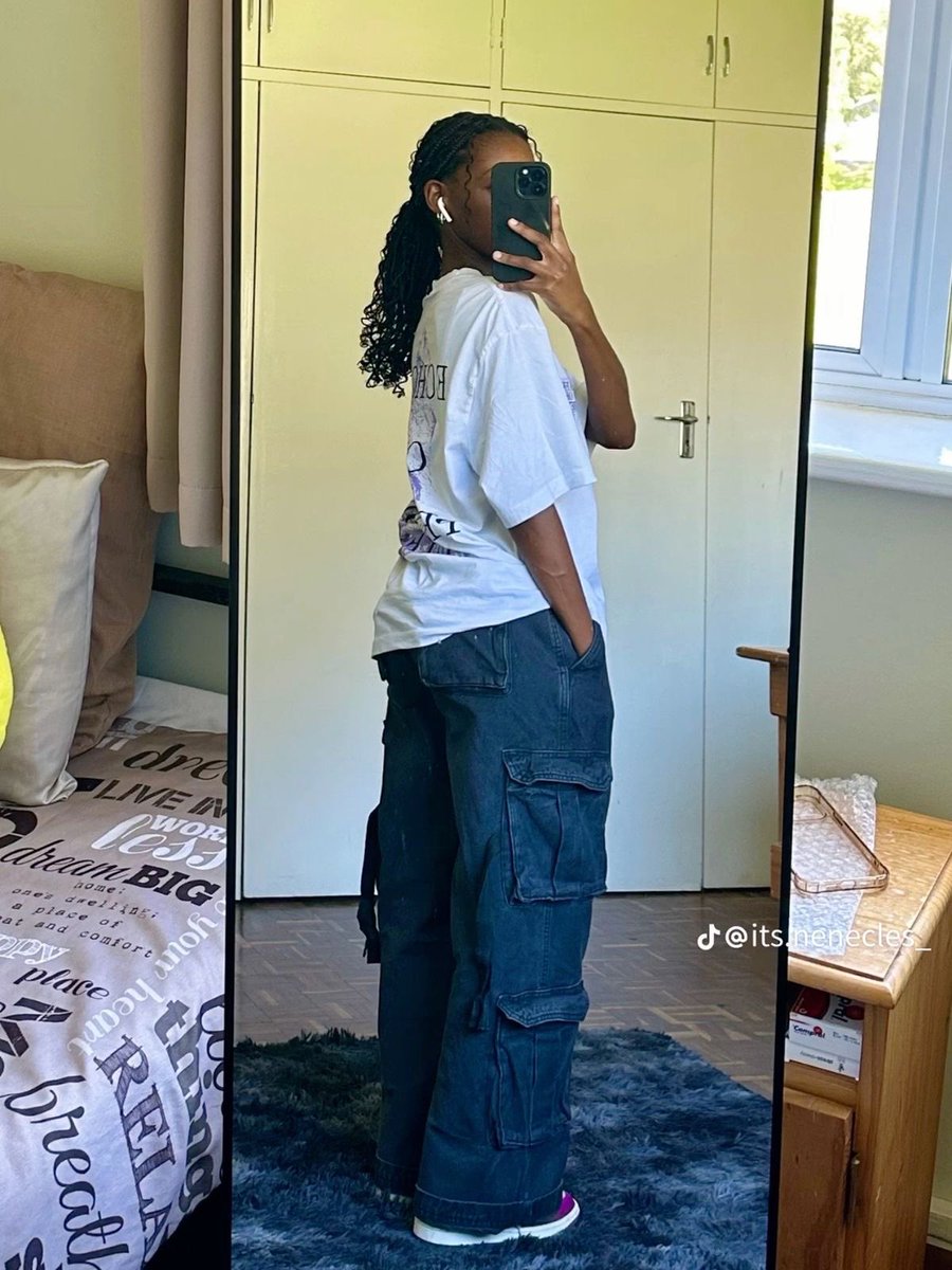 Claire 💙 tweet media