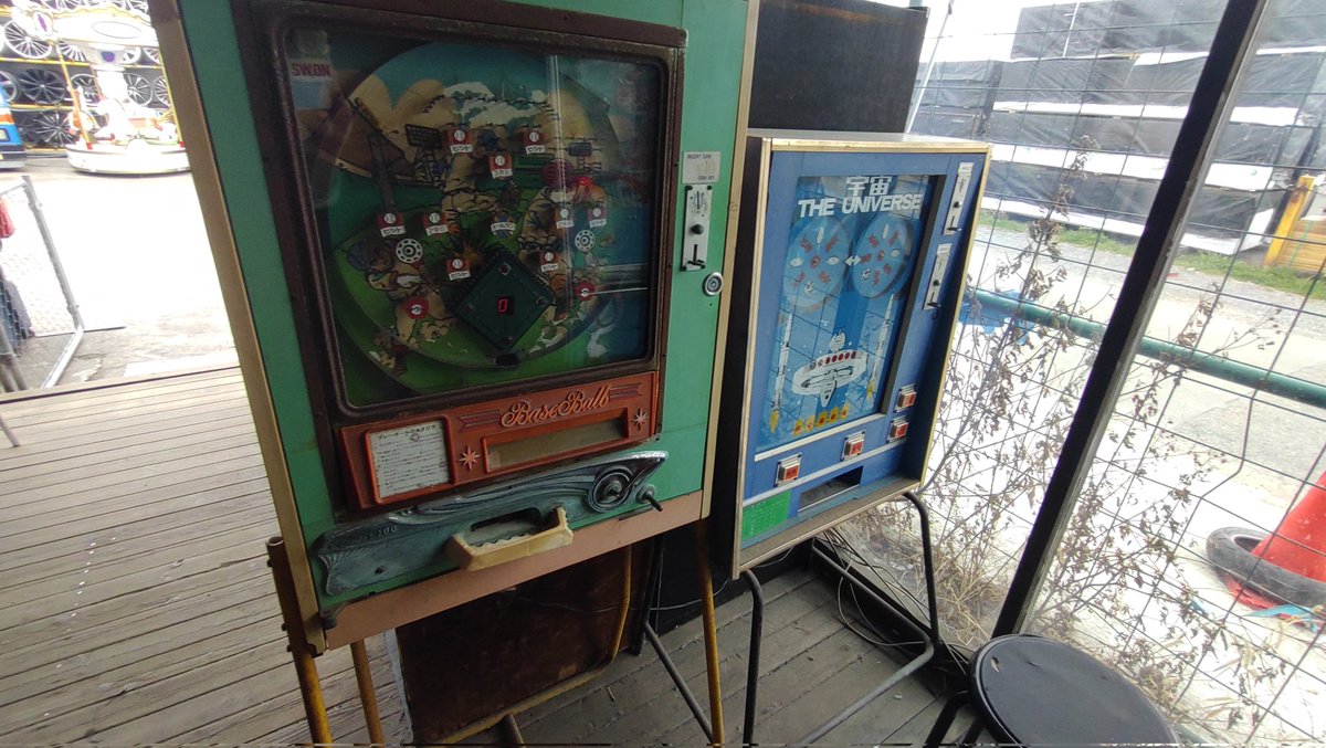 中古タイヤ市場相模原　レトロな自販機で有名だけどゲームコーナーの方も普通に激レア機種多数