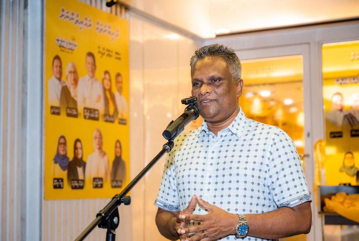 އައްޑޫ ހުޅުދޫ ދާއިރާ “އަފިރިންގެ ޖަގަހަ” ހުޅުވުމުގެ ޝަރަފް އަޅުގަނޑަށް ލިބިގެން ދިޔުމަކީ ލިބުނު ވަރަށް ބޮޑު އުފަލެއް. 
ހުޅުދޫ ދާއިރާގެ ރައްޔިތުން އަޅުގަނޑާއި މެދު އަބަދުވެސް ތިބަހައްޓަވާ ގާތްކަން ފާހަގަކޮށް ޝުކުރު ދަންނަވަން. އެމްޑީޕީގެ ސިޔާސީ ހަރަކާތާައި އިސްލާހަށް