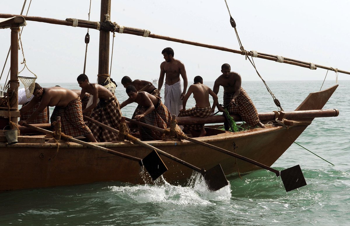 السهم الأحمر tweet media