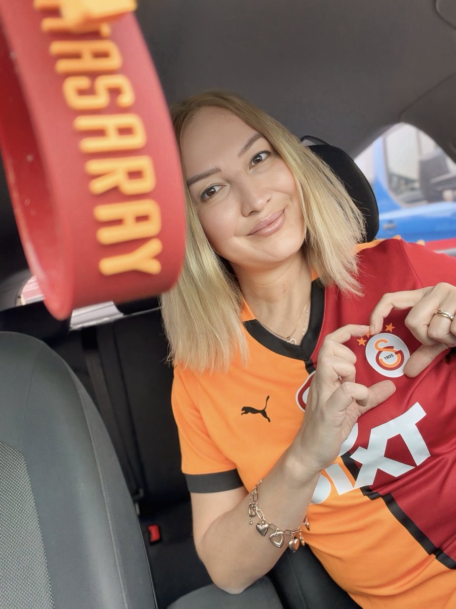 𝐀𝐲𝐥𝐢𝐧 tweet media