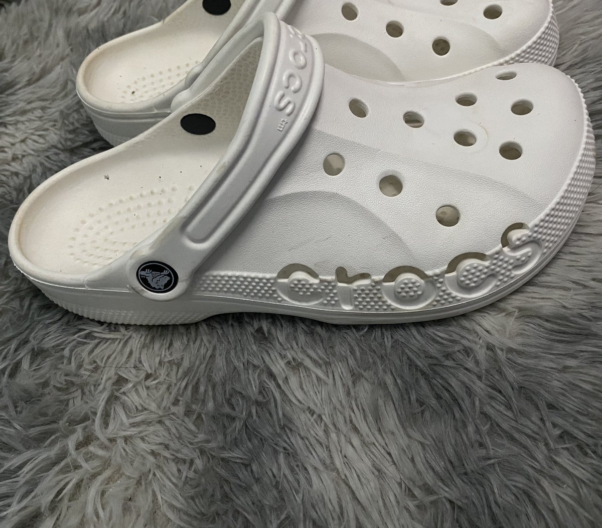 wxtxqy's tweet photo. ปล่อย crocs สีขาว มือสอง ซักทำความสะอาดให้ก่อนส่งคับ ใส่ไปน้อยมาก ๆ 620 ส่งฟรี size 24.5-25 ต่อรองราคาได้นิดหน่อยค่ะ 🤍🤍

 #ส่งต่อcrocs #crocsมือสอง #ส่งต่อcrocs https://t.co/STpF9qGp3a