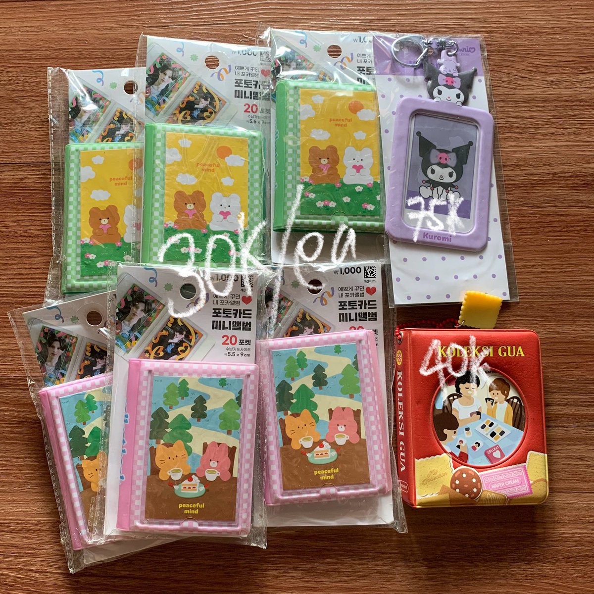 wts // want to sell

✦ kolbuk daiso
✦ cahol kuromi
✦ kolbuk bibimcat (preloved)

— incl. packing, excl. adm
— kindly dm if you’re interested.

🔗 s.shopee.co.id/40bt9z9NfG

t. lfb collect book 1p card holder photocard pc holder