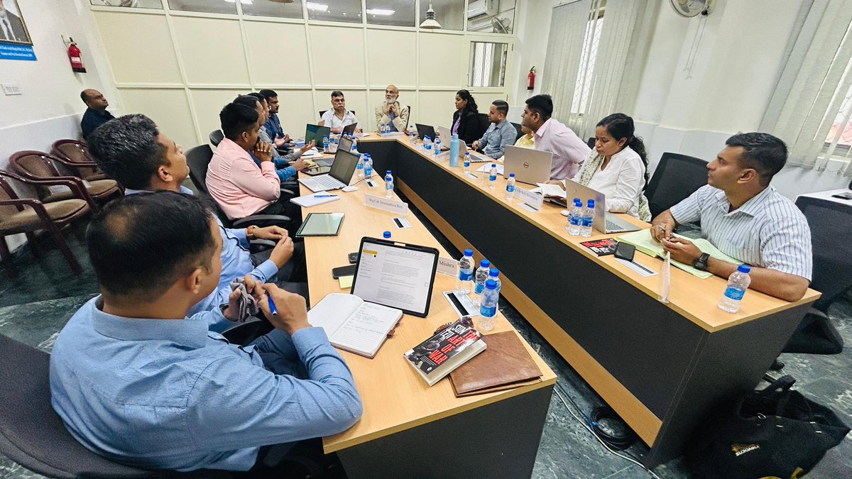 CAPS_INDIA's tweet photo. 📢📢 On 16 March, 2026, No.5 Warfare and Aerospace Strategy Programme (#WASP) commenced at #CAPSS.
📕 The course involves an intense examination of diverse topics such as strategy, military theory, international relations etc through books and discussions.
🎙️ The programme started with Rear Adm Raja Menon VSM (Retd) as the guest faculty for the day. The participants during the discussion thoroughly dissected the two classics in depth- Art of War by Sun Tzu and Art of War by Jomini.
@IAF_MCC @indiannavy @HQ_IDS_India @adgpi @AnilGolani @AshishVohra6570