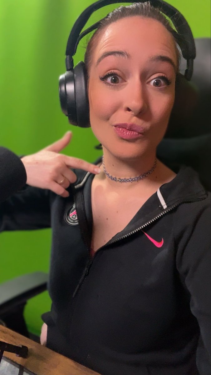 ✨Viens look mon beau collier ! Encore MERCI les Friends ❤️

twitch.tv/laorie