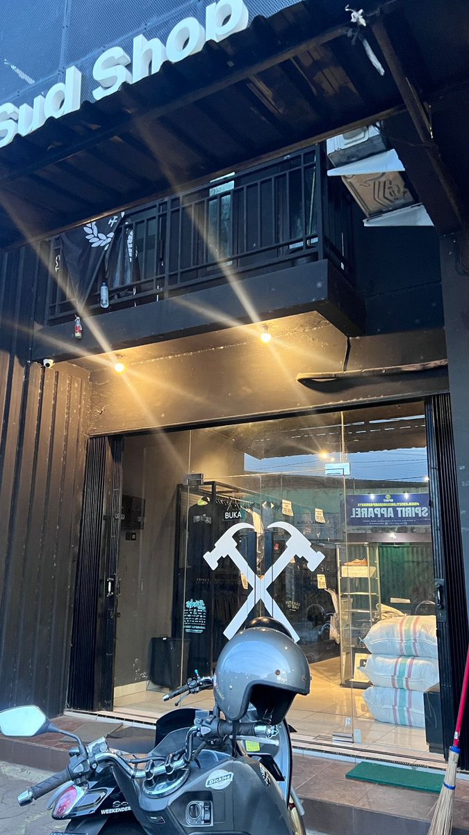 CAPITALE BOYS 1976 !!! tweet media