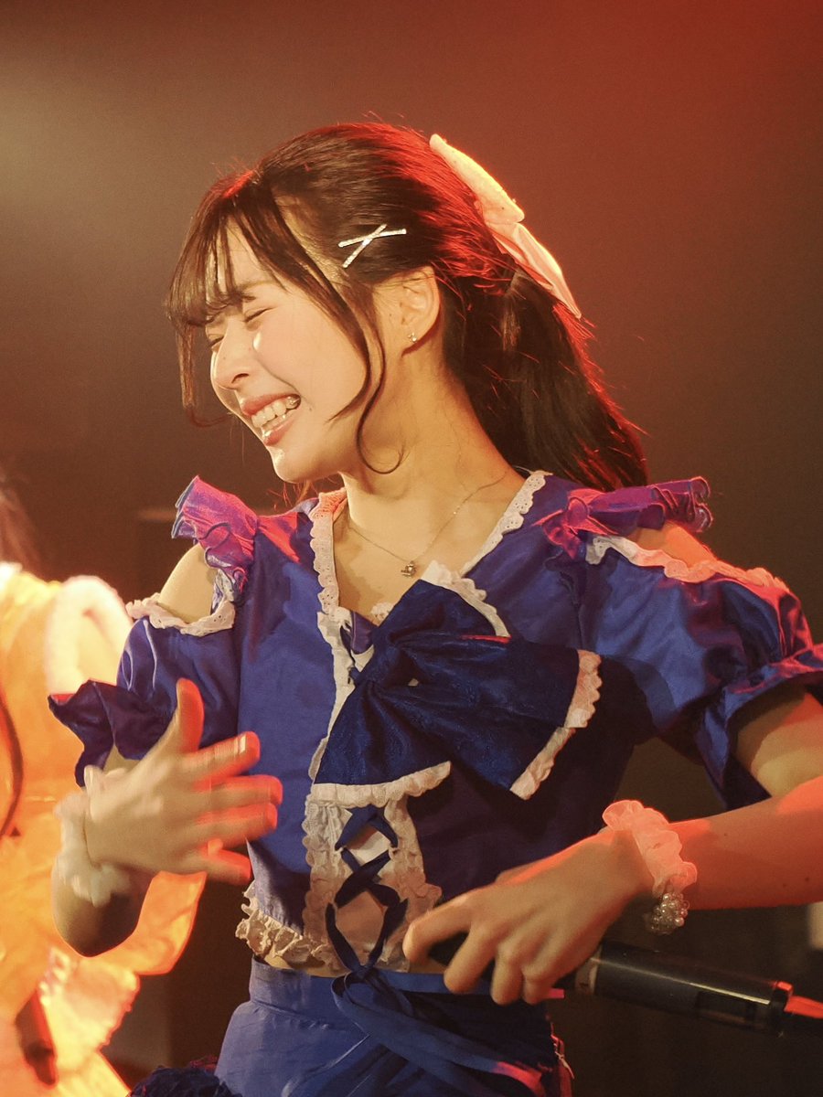 ご本人がイヤがるであろう写真を上げてゆくのがオレの生き様
でも笑うと糸目になるところ、素敵だと思うよ
#夜空きぃ
#きぃっときぃを好きになる
#きいっと君の一番星
#理想の少女