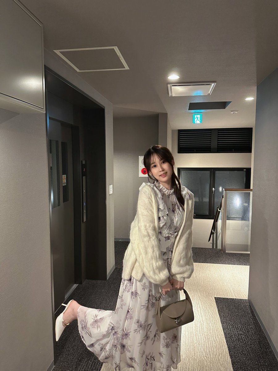YefAdvisor's tweet photo. 春のコーデ、とても優しい雰囲気のワンピースで、どんな組み合わせにしてもめちゃくちゃ可愛いです🌸 https://t.co/TnrPYSeC6f