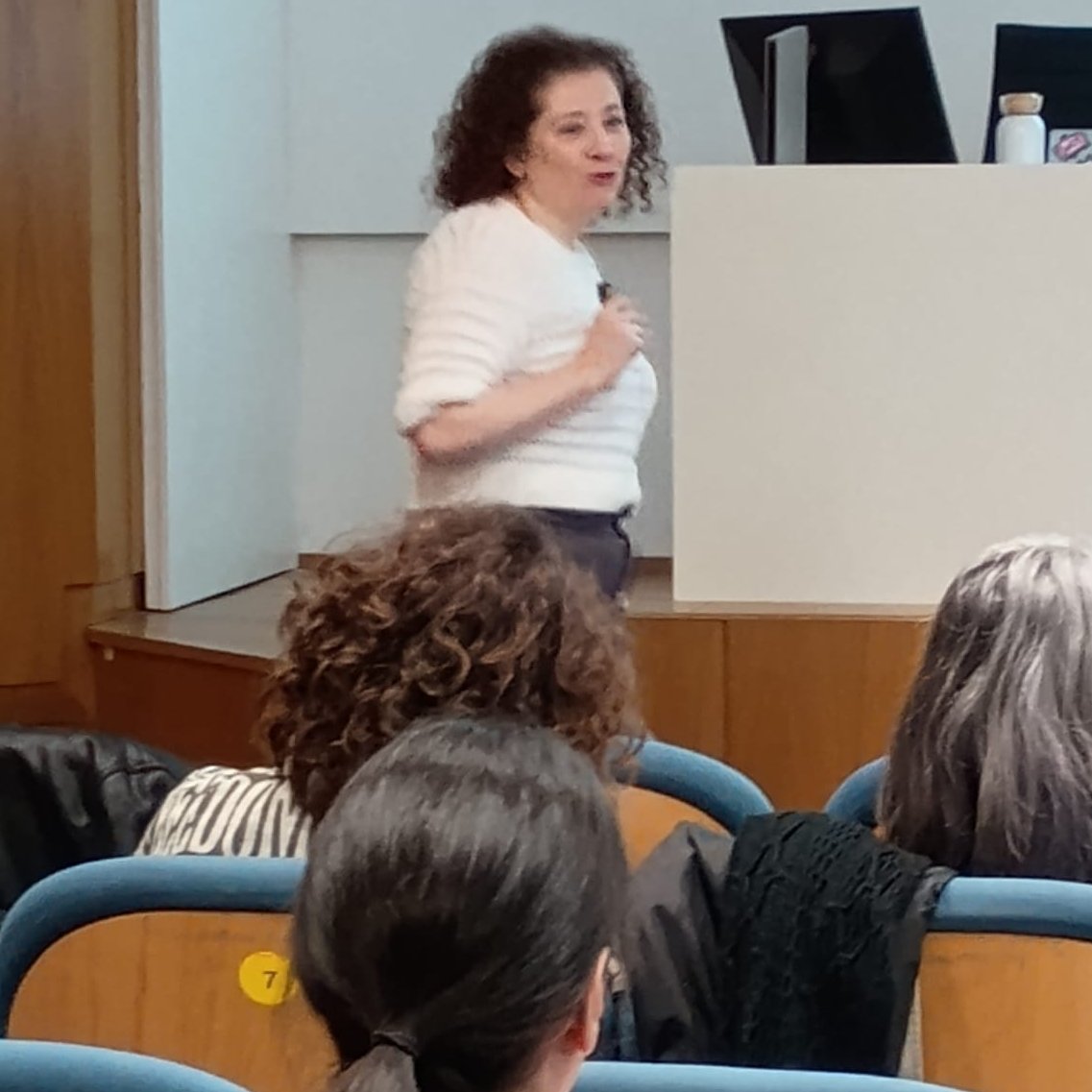 Satse_Coruna's tweet photo. 👩‍🏫Ayer tuvimos una jornada de formación de nóminas en Santiago. 

👩‍💻📉El objetivo es que Enfermeras y Fisioterapeutas entiendan cómo se desarrolla una nómina ordinaria y que además, aprendan a interpretar sus propias nóminas.
#SATSE #Santiago #Formación #Enfermería #Fisioterapia https://t.co/8HtFInGkDh