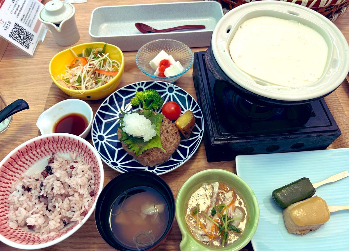 anon0914mimi's tweet photo. ランチ行ってきた〜！　うめまめさん
めっちゃ美味しかった^ ^

お豆腐メインだからヘルシー🥰

生麩が一番好き💕
単品なのに頼んじゃった笑 https://t.co/kOTrB6VXv6