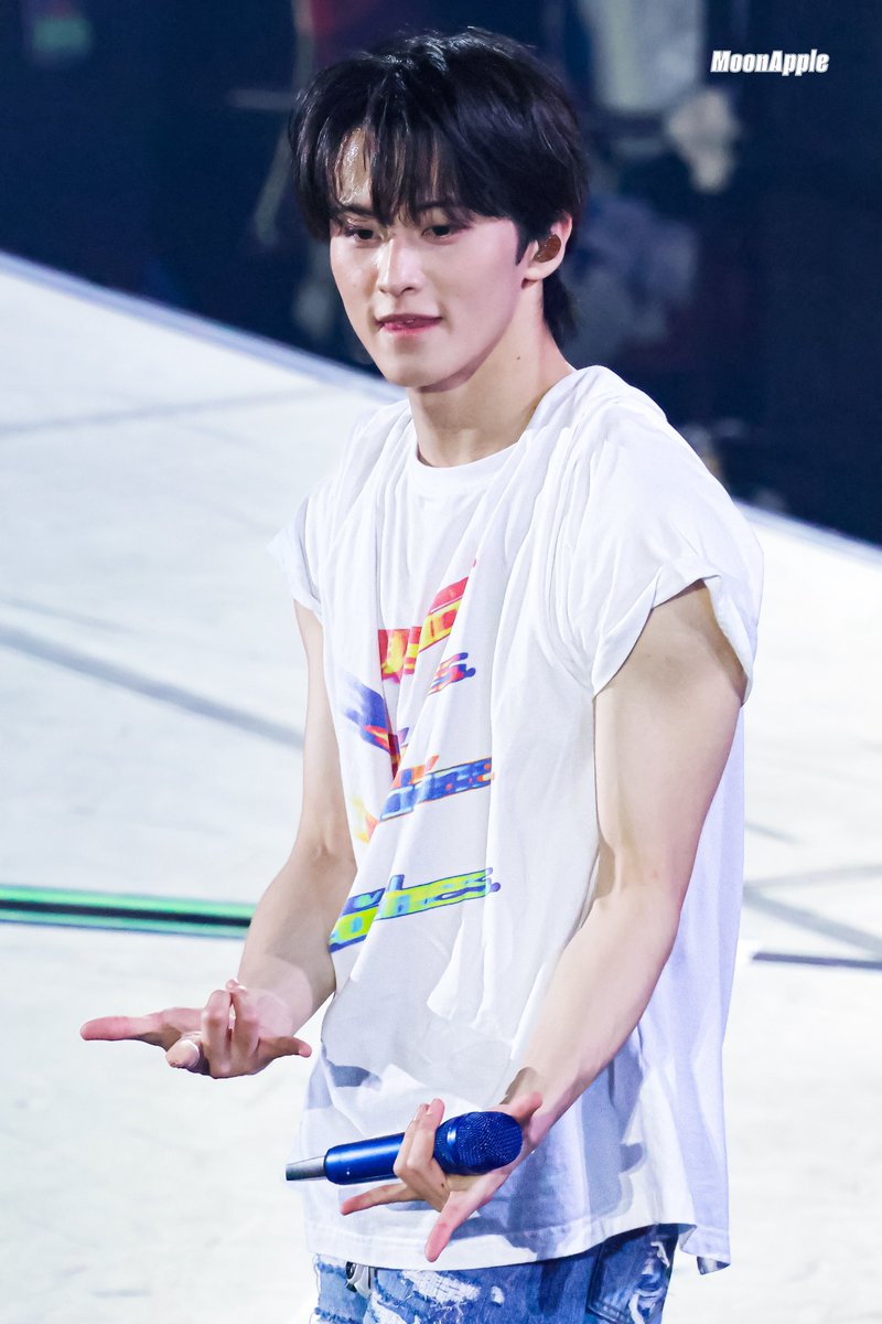 𝐌𝐨𝐨𝐧𝐀𝐩𝐩𝐥𝐞 tweet media