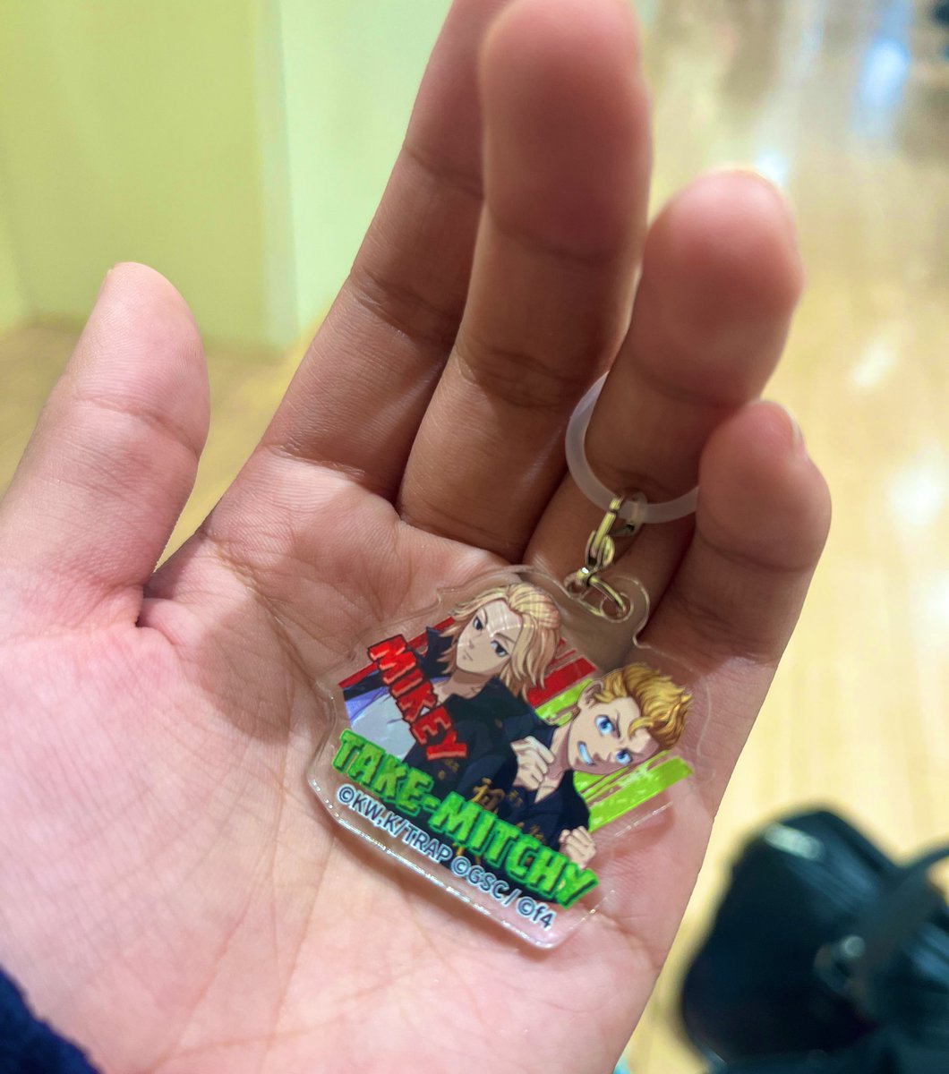 hlgzzMoonW's tweet photo. SHINJUKU POP UP STORE ②
-i bought the mitake keychain hehe
-and my boi mitsuya😛
-mitake on mitchy’s box ummmm sus
#あんりべ #東リべ #mitake #tokyorevengers https://t.co/xQgFZQxnDJ