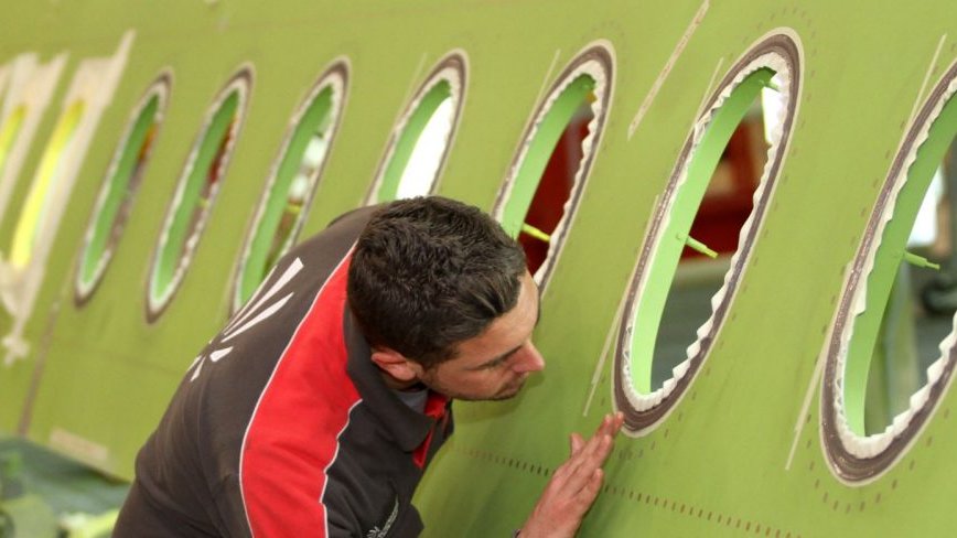 intesasanpaolo's tweet image. Intesa Sanpaolo has joined a pool of banks in a new €600 million Term Loan ESG-Linked for @Leonardo_live to refinance debt and meet liquidity needs, while integrating targets for the reduction of #CO2 emissions.
#IntesaSanpaolo #ESG 
📌group.intesasanpaolo.com/en/newsroom/al…