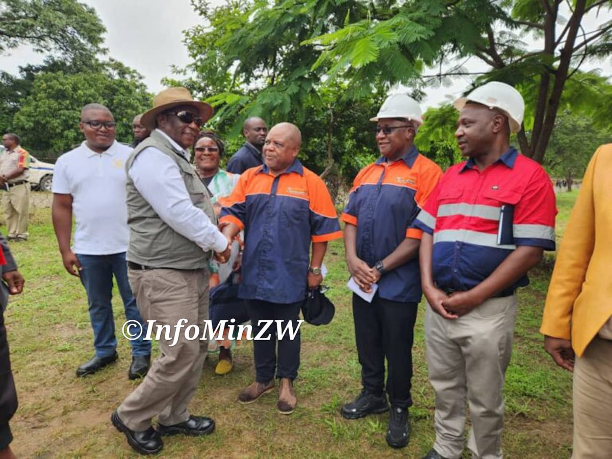 ZanuPfHuchi's tweet photo. Driving growth from the ground up!
VP Chiwenga tours Manicaland's high-impact projects, boosting private sector led development under President Mnangagwa's vision of NDS2 #Vision2030  #EconomicGrowth #ChiwengaAtWork #EDWorks #ZimOpenForBusiness 

📸 @InfoMinZW https://t.co/jNY0rVATrH